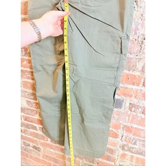 ABERCROMBIE & FITCH • Army Green Cargo Pant • Ladies size 27|4 - Picture 7 of 8